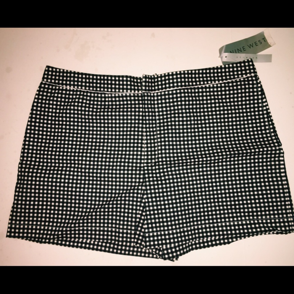 New Nine West Checkered Shorts, Size: 10